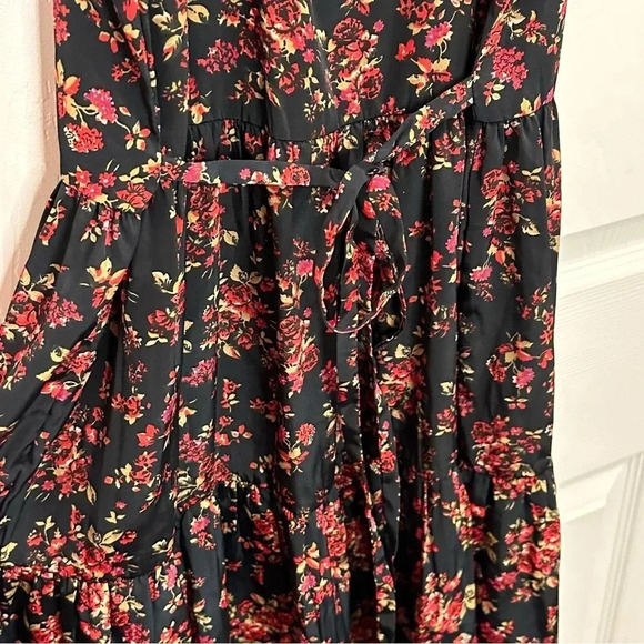 Band Of Gypsies Mini Dress Black Red Floral Tie Waist Open Back Size XS - Picture 6 of 11